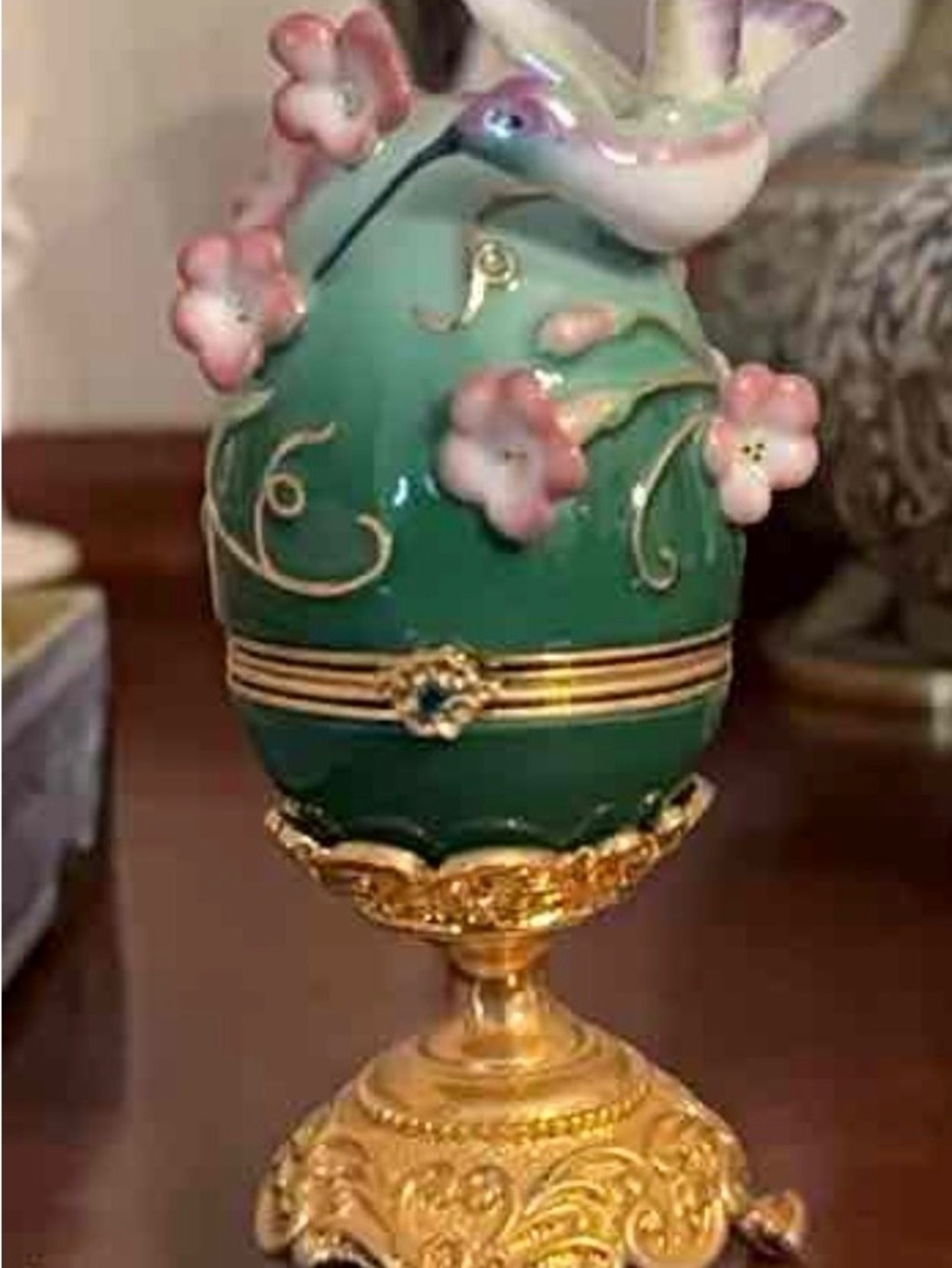A House of Fabergé Franklin Mint hummingbird egg trinket box.